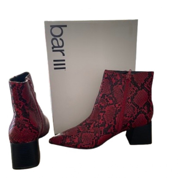 Bar lll but should be Bar none! Faux, sz 8! NWB, red snakeskin, true to fit! - Picture 7 of 11